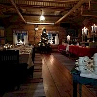 Perinteinen jouluateria Pelimannitalossa