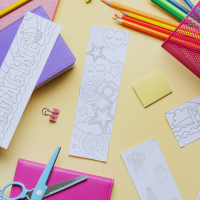 Askarrellaan yhdessä kirjanmerkkejä